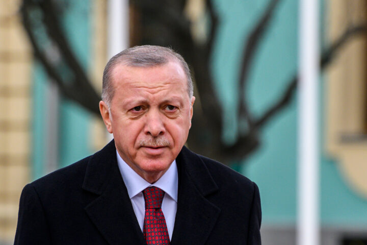 Erdogans kühne Schachzüge: Luftangriffe auf Syrien und Massenverhaftungen fordern den Westen heraus