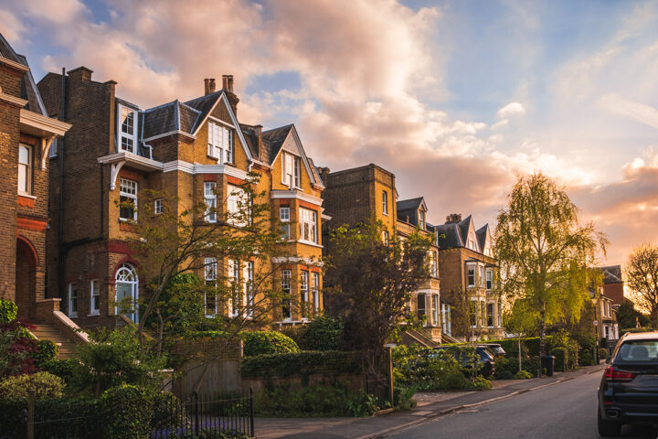 Britische Aufsichtsbehörde weist auf mögliche Probleme auf dem Wohnungsmarkt hin