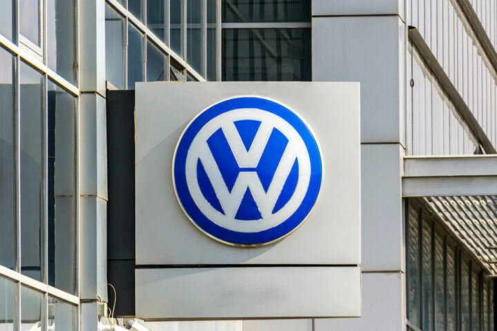 Chinesische Konkurrenten setzen Volkswagen und Renault unter Druck und führen zu Aktienrückgängen
