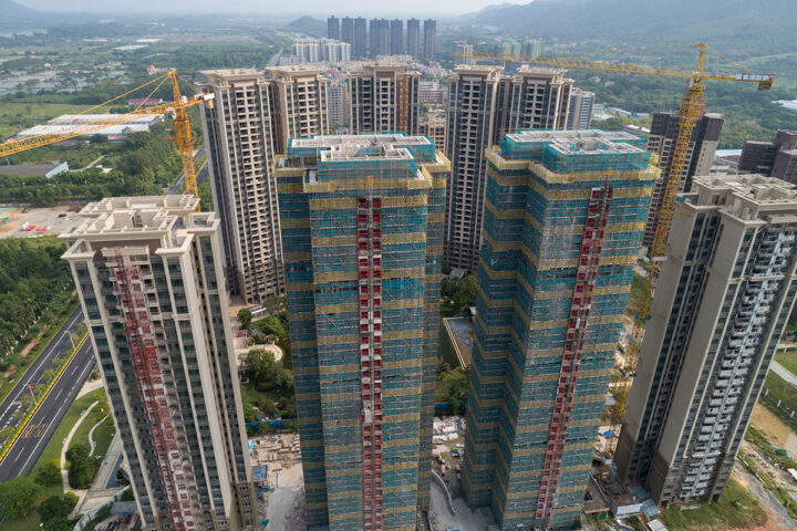 chinese-real-estate-crisis-intensifies-as-prominent-developer-halts-debt-payments