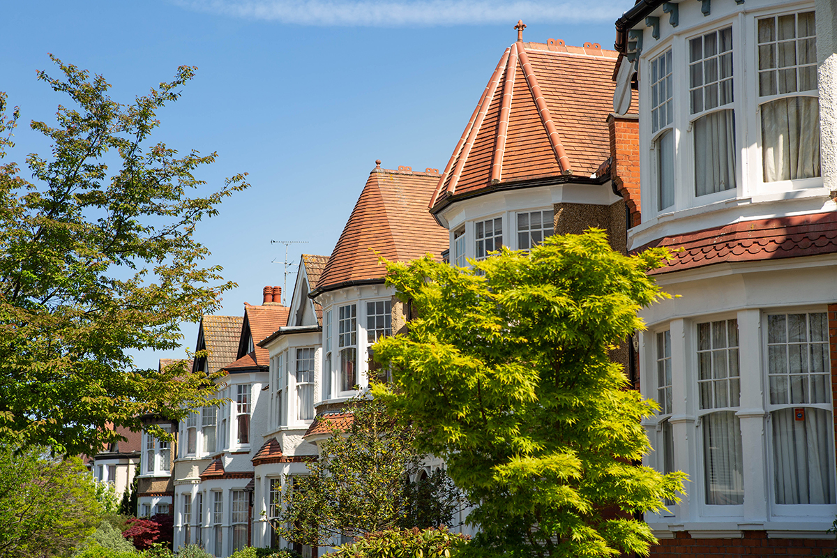 Ausländische Briefkastenfirmen verschleiern den Besitz von über 100.000 britischen Immobilien trotz neuer Vorschriften