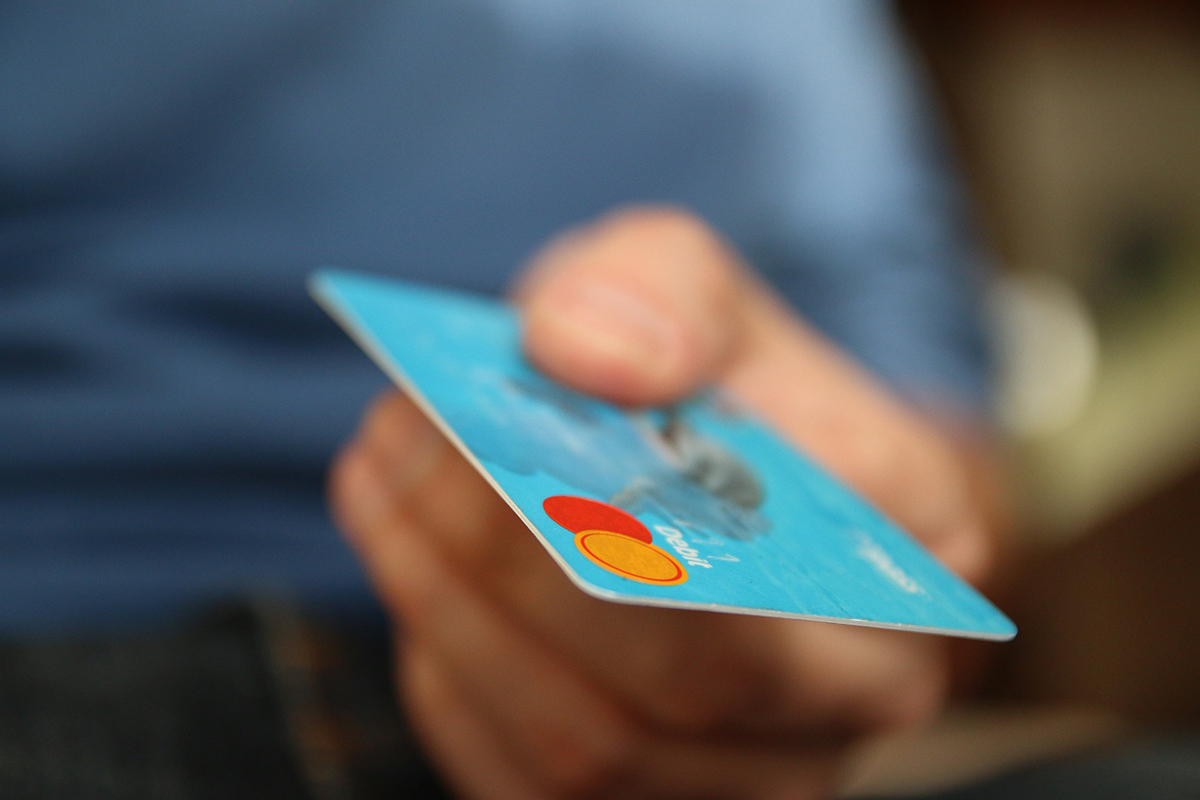 wirksame Strategien zur Beschleunigung der Rückzahlung von Kreditkartenschulden