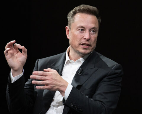 elon-musk's-bold-move-tesla-considers-relocating-corporate-registration-to-texas