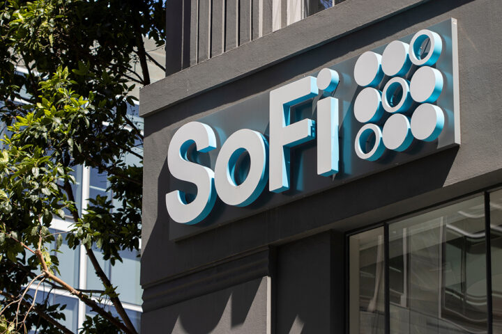 sofi-technologies-disrupts-financial-sector,-poised-for-long-term-success