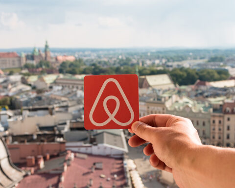whistleblower-accuses-airbnb-of-diluting-safety-protocols