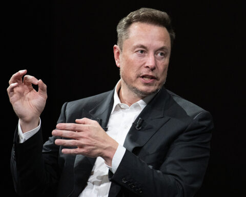 musk-promotes-false-election-claims-at-pennsylvania-town-hall