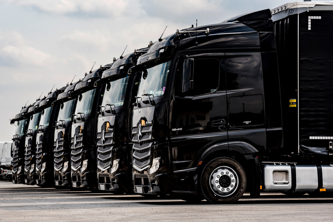 daimler-truck-und-volvo-starten-gemeinsames-softwareprojekt